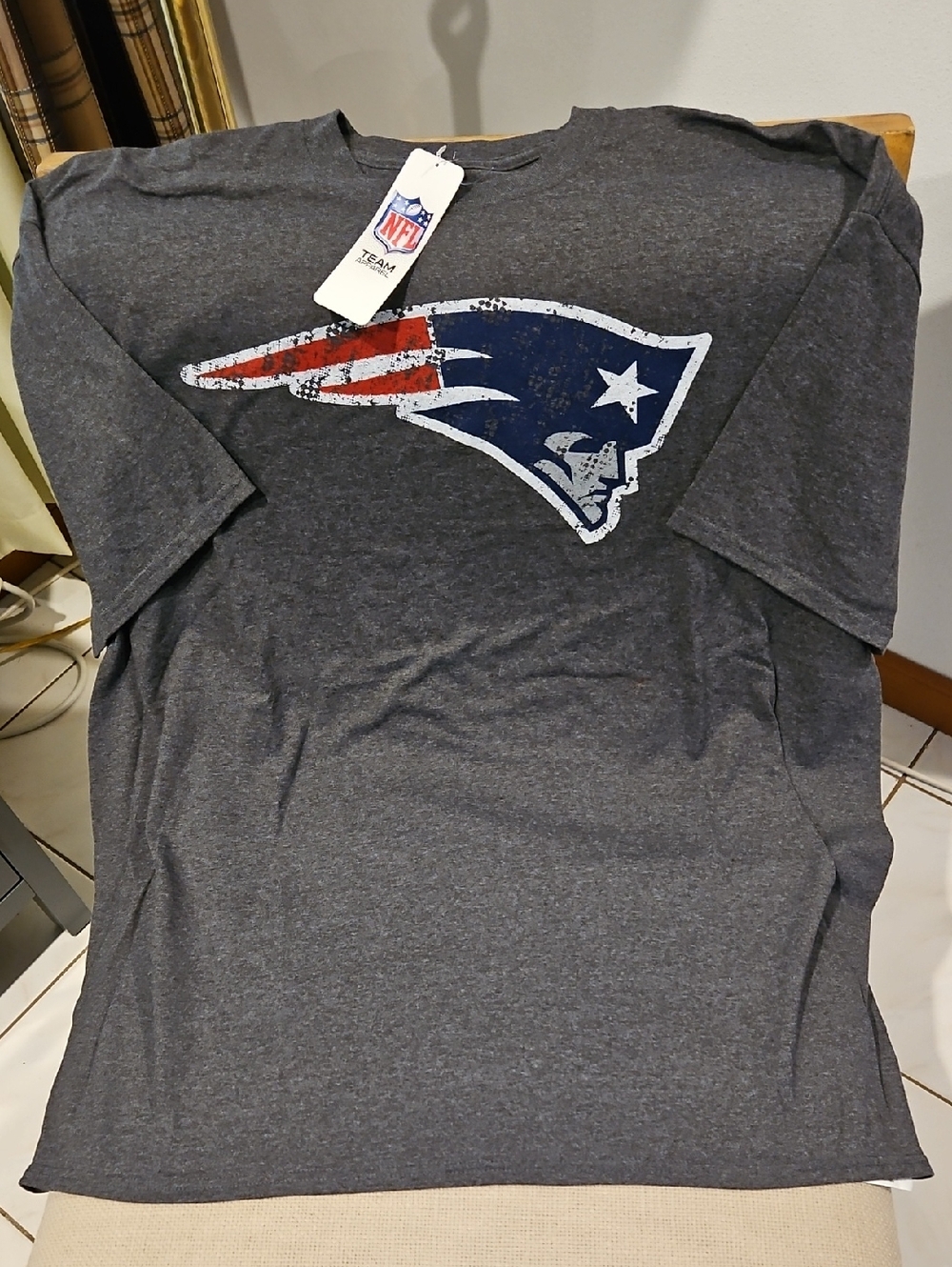 NFL New England Patriots Gray Short Sleeve Tee with Logo